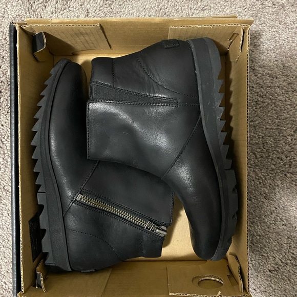 ‼️SOLD‼️ Sorel Boots - Harlow Zip Size 7 - Picture 3 of 5